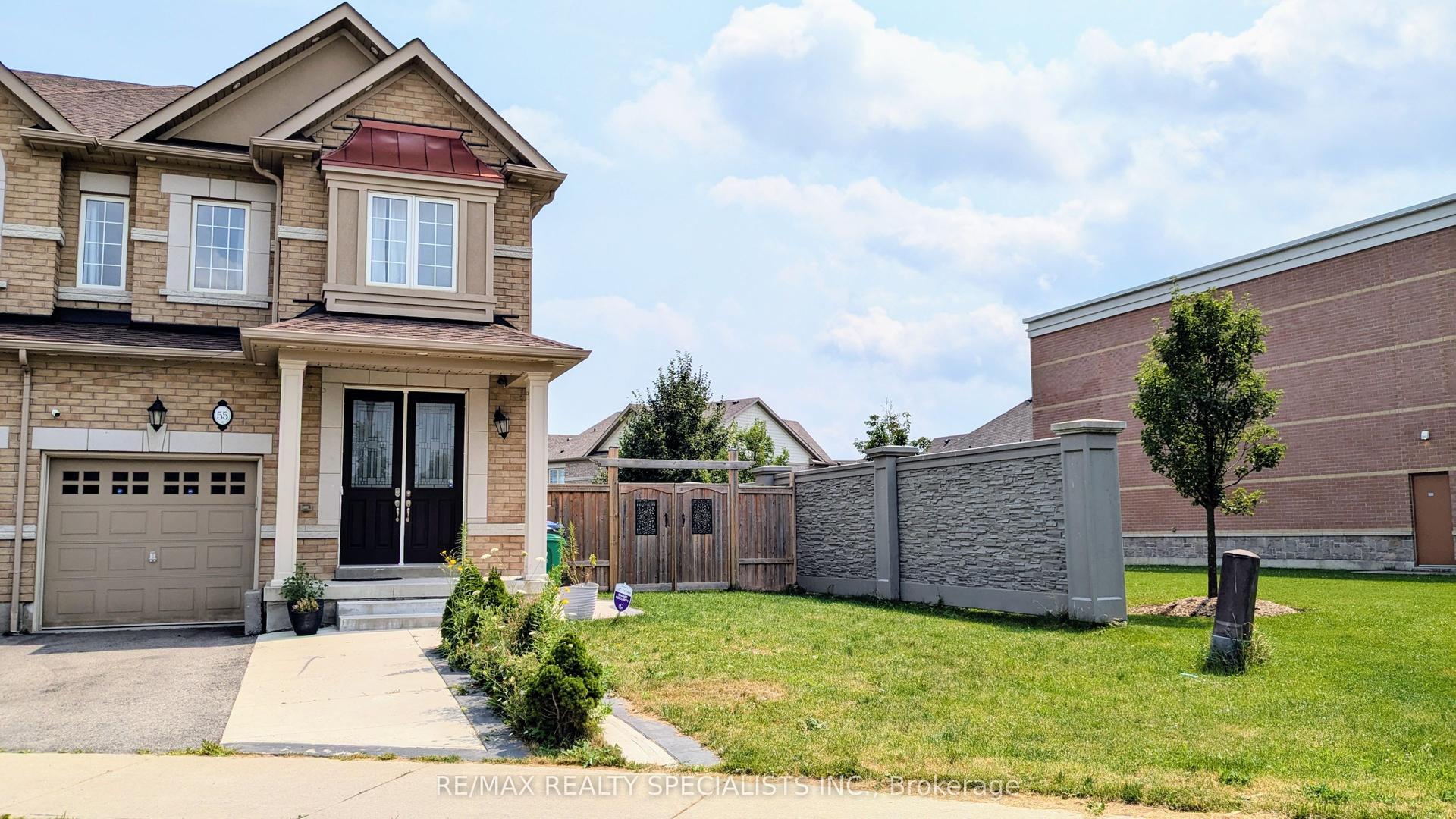 55 Dufay Road, Brampton — Townhouse for lease, photo 1