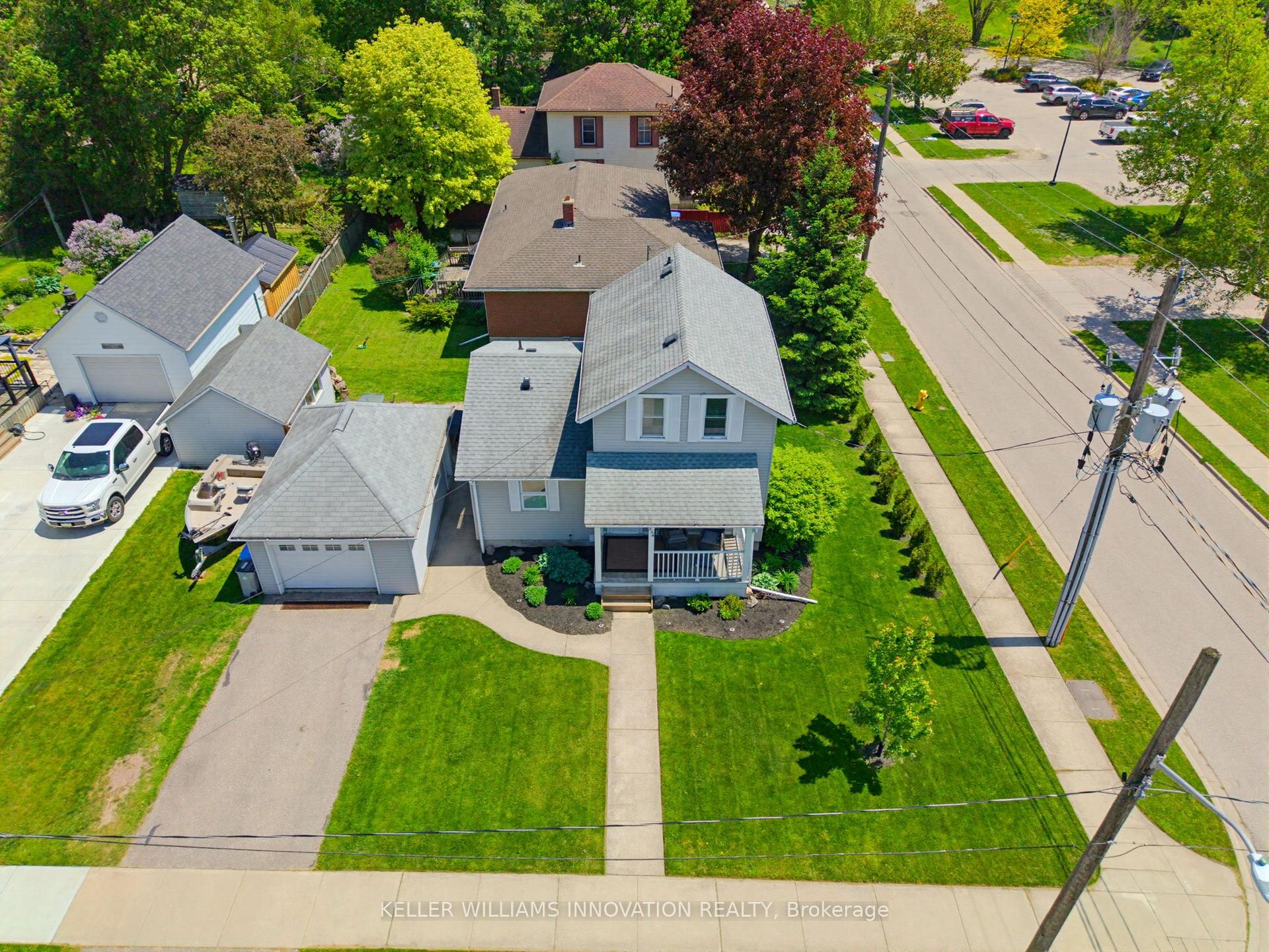 454 York Avenue N — photo 1