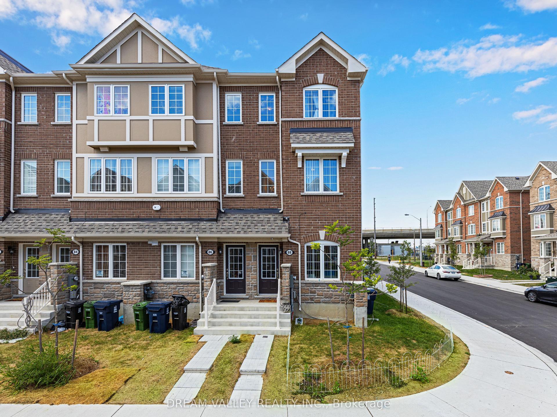 88 Jolly Way S, Toronto — Townhouse for sale, photo 1