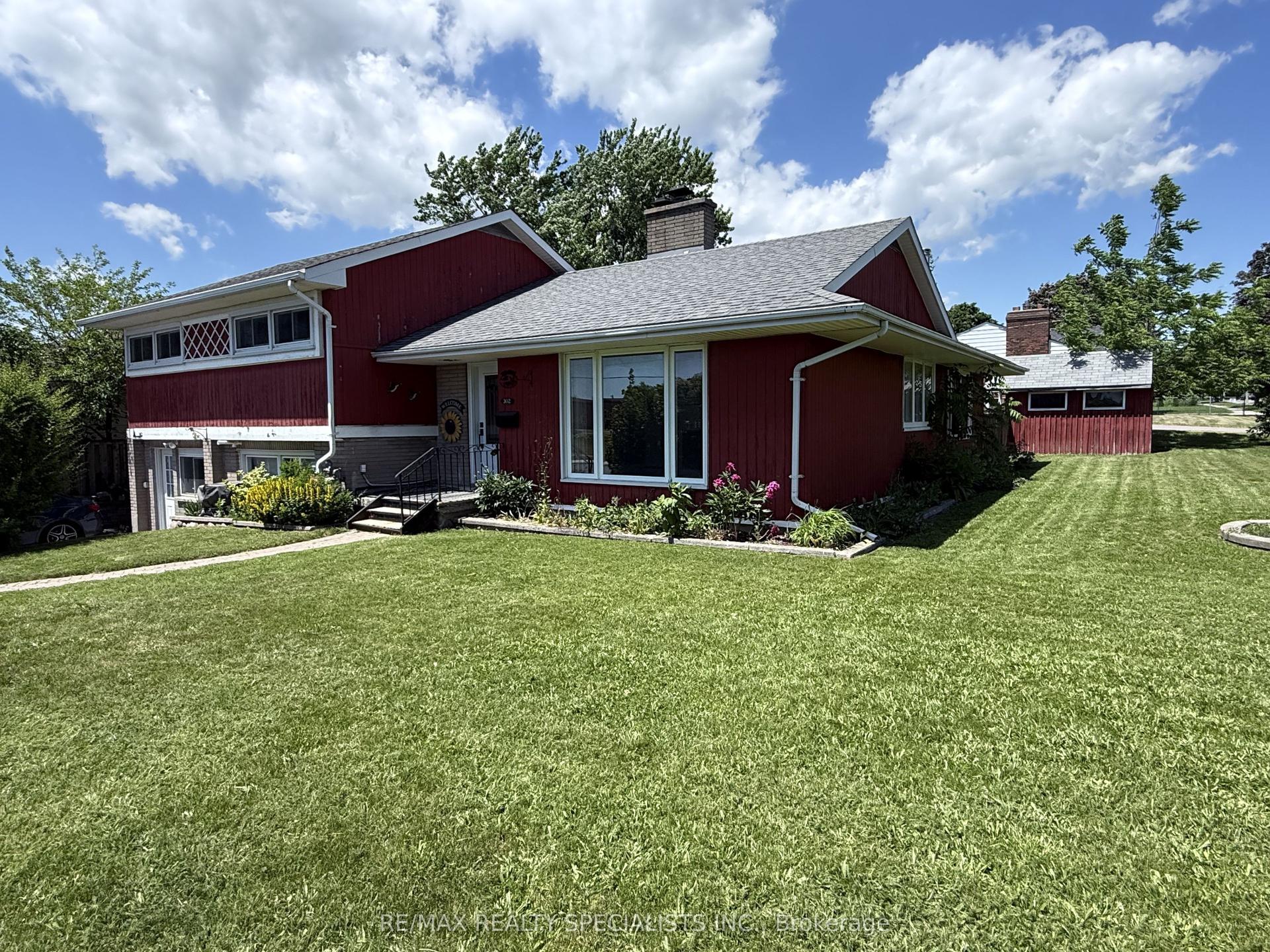 302 King Street — photo 1