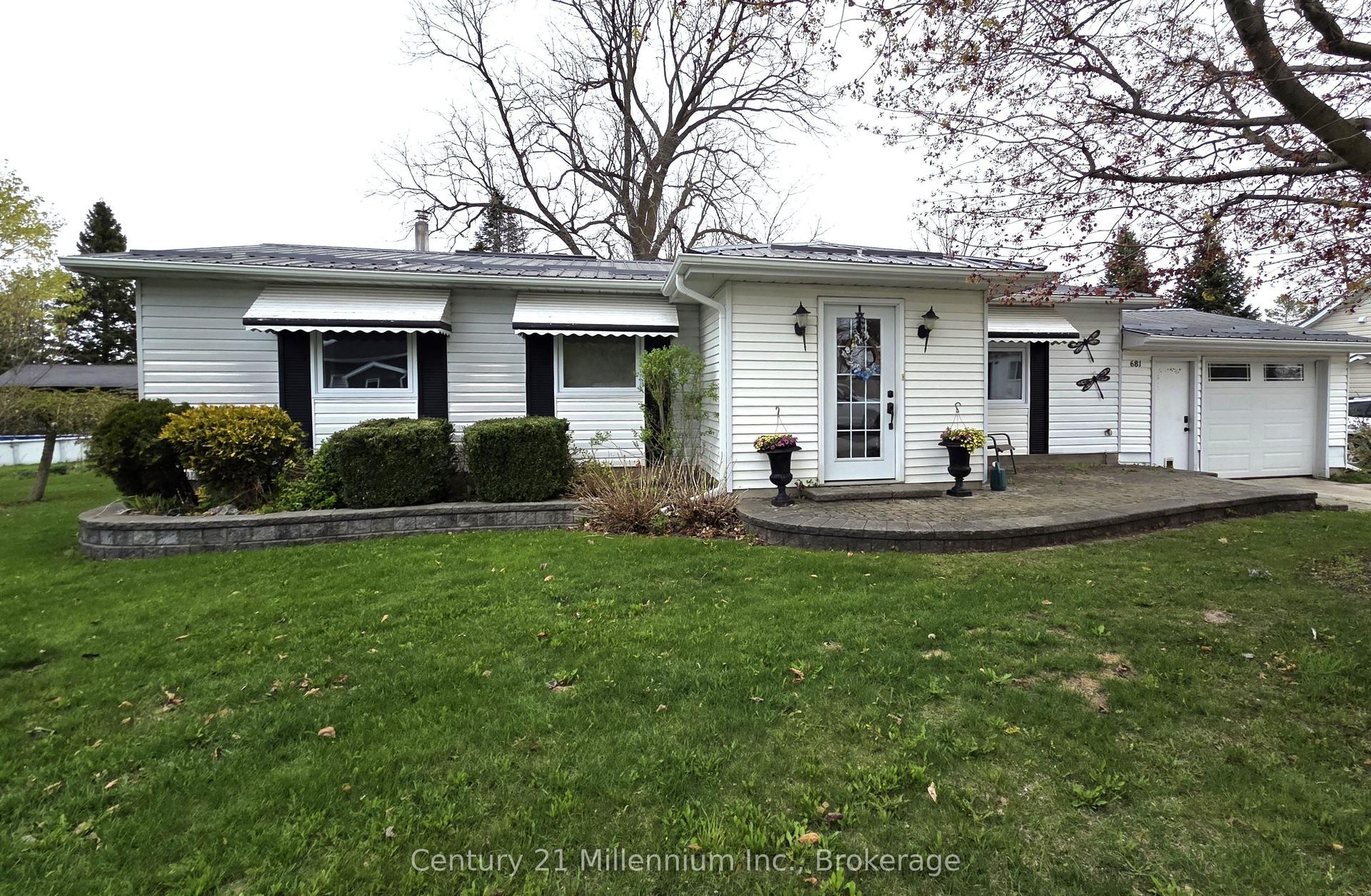681 Wheeler Street — photo 1