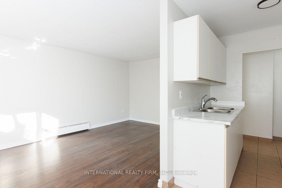 93 High Street 204 #204, London South — Multiplex for lease, photo 1