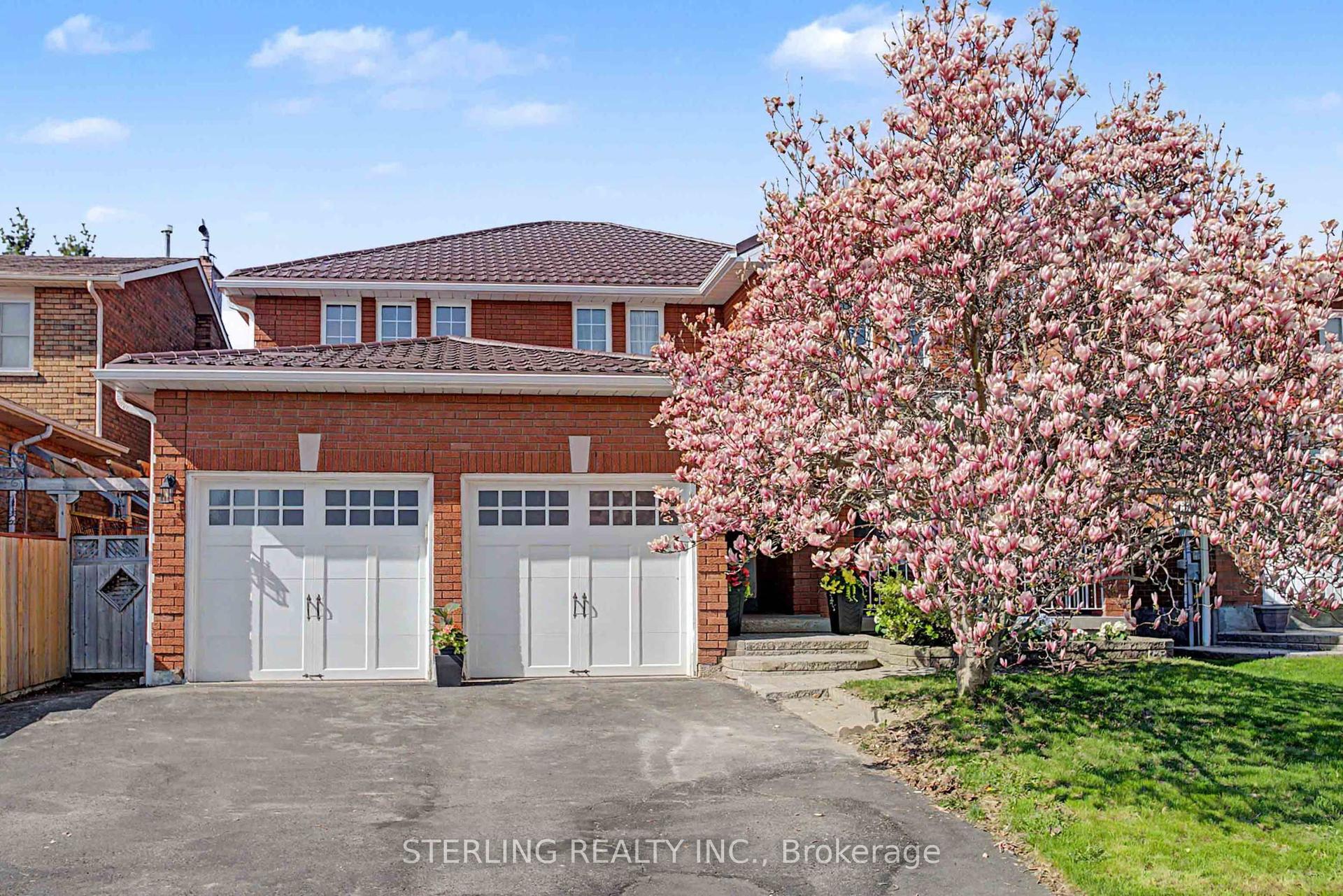 72 Sunforest Drive — photo 1