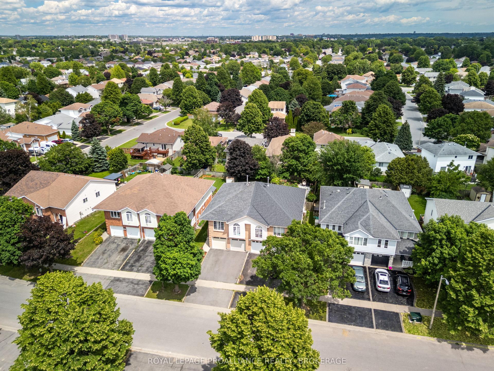 653 Barnsley Crescent, Kingston — Semi-Detached for sale, photo 1