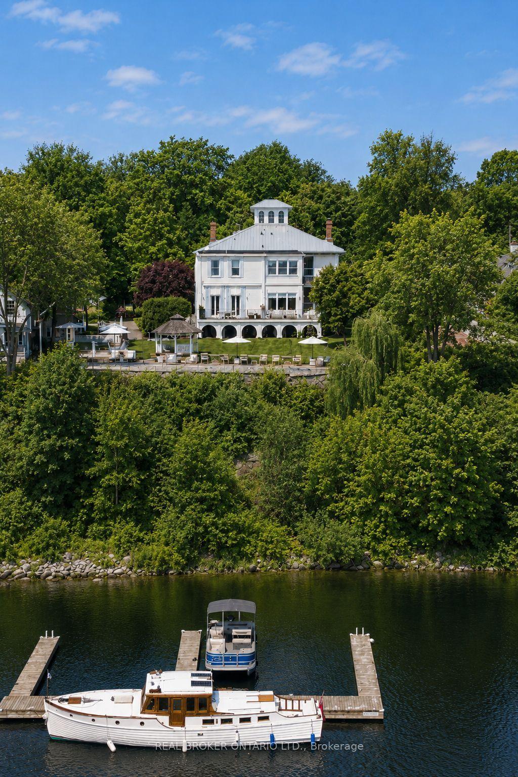 346 Picton Main Street, Prince Edward County — Detached for sale, photo 1