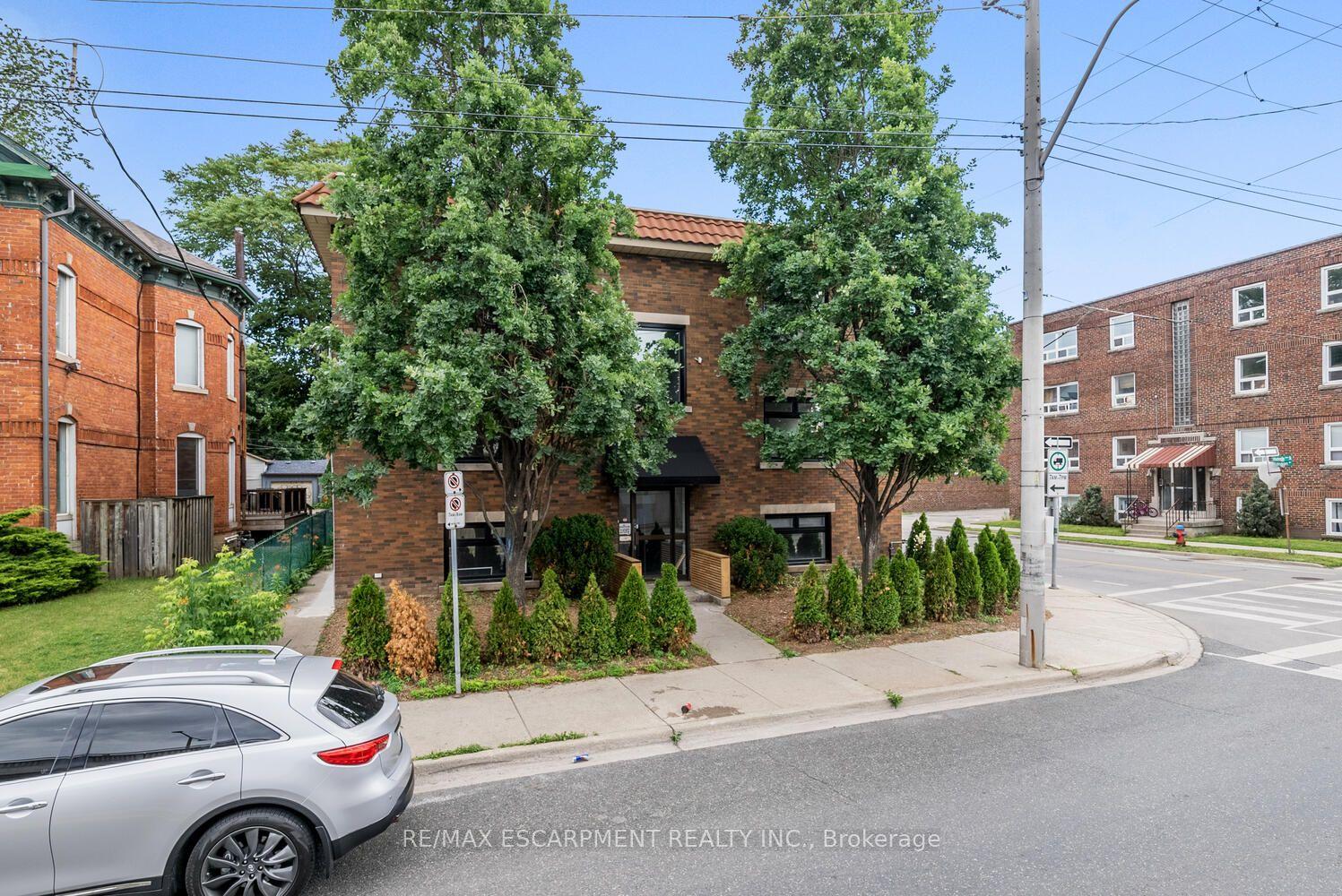 127 Victoria Avenue S 6 #6, Hamilton — Multiplex for lease, photo 1