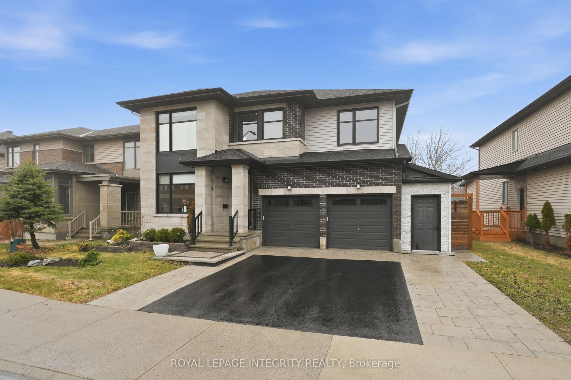 211 Cooks Mill Crescent — photo 1