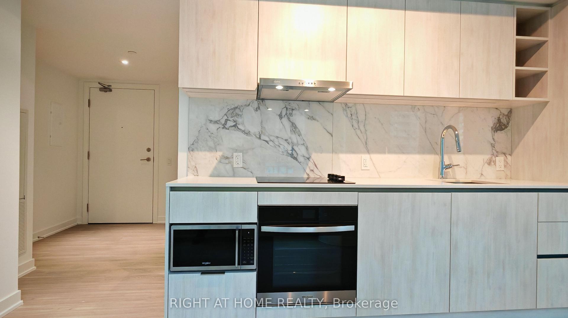 8 Wellesley Street W 1216 #1216 — photo 1