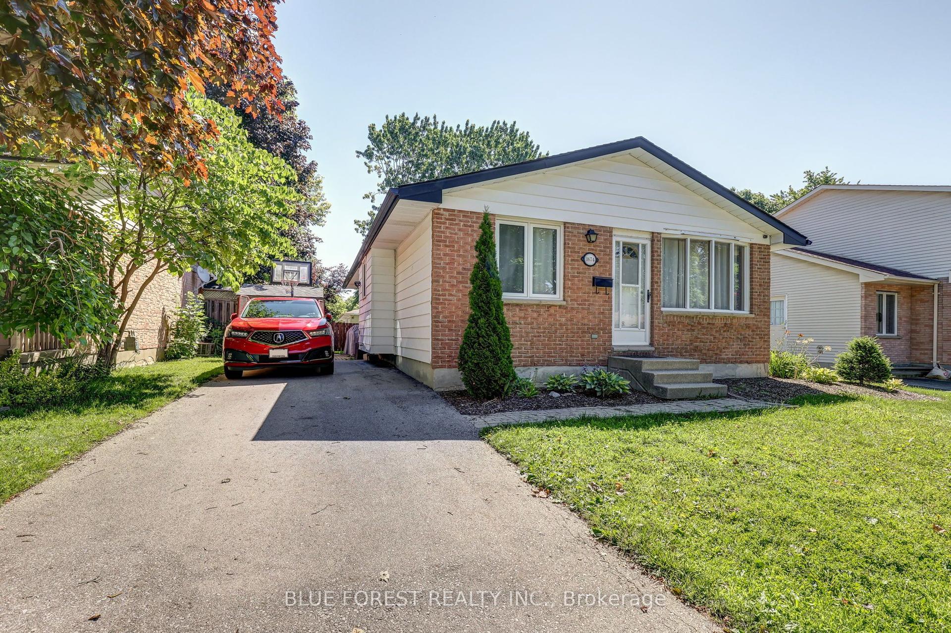 1674 ALDERSBROOK Road, London North — Detached for sale, photo 1