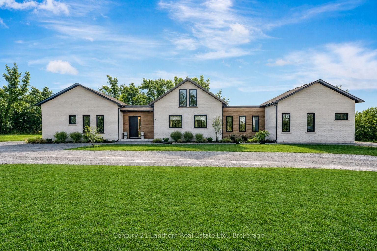 19485 Loyalist Parkway, Prince Edward County — Detached for lease, photo 1