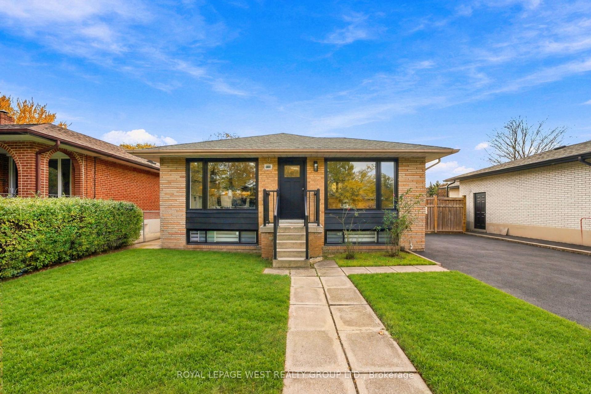 33 Tapley Drive, Toronto — Detached for sale, photo 1