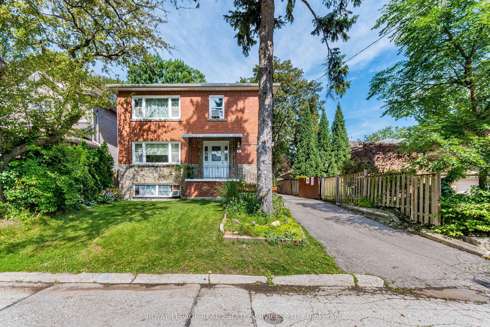 40 Dominion Road, Toronto — Multiplex for sale, photo 1