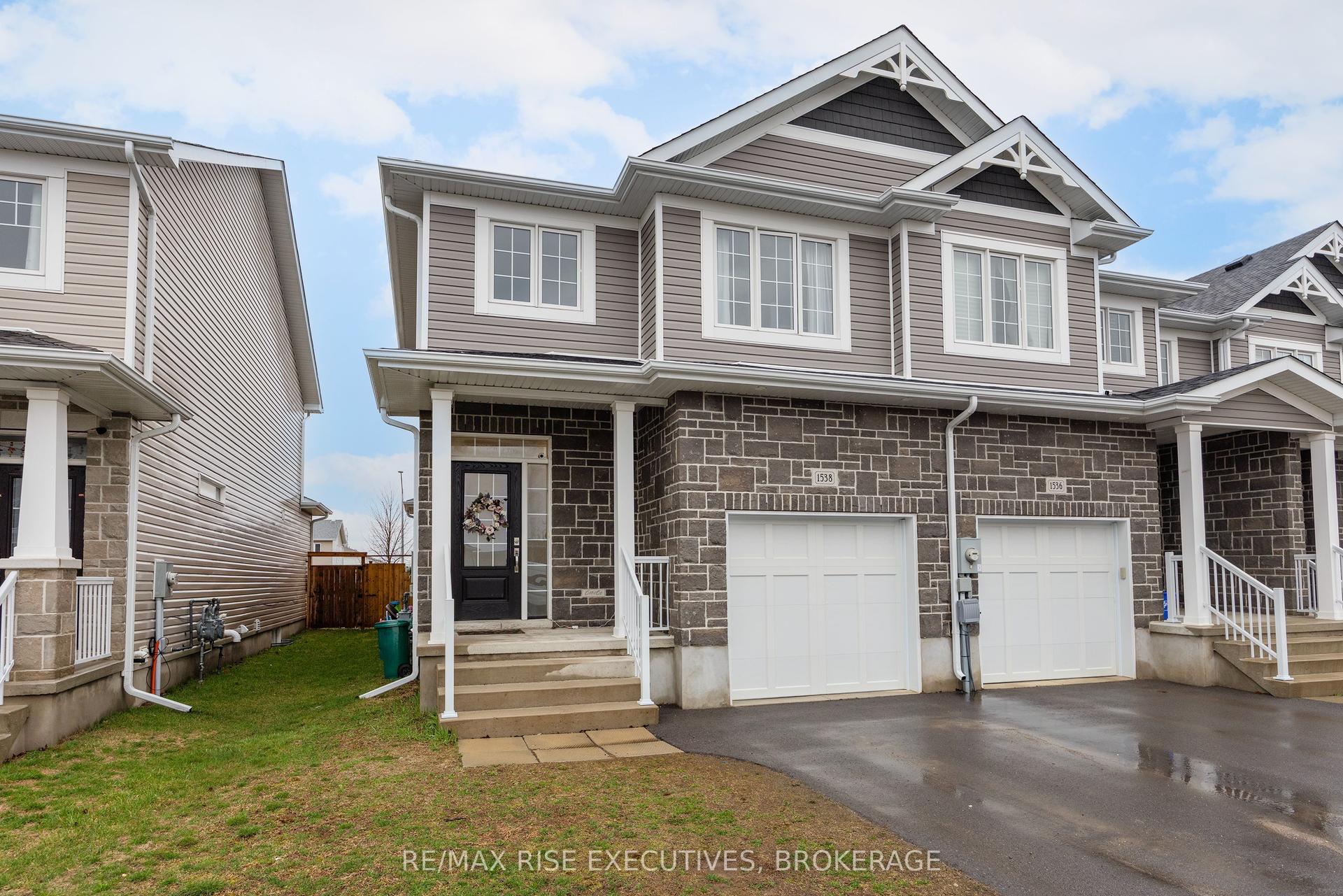 1538 Davenport Crescent — photo 1