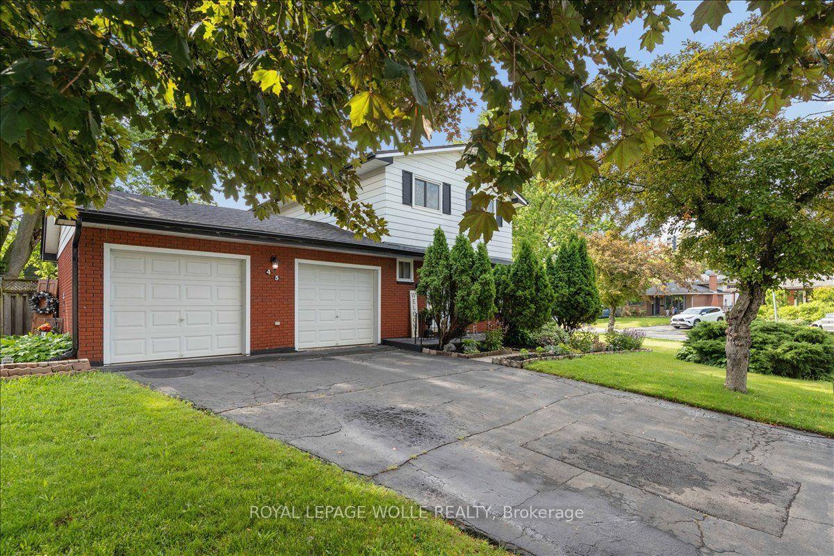 45 Arrowhead Crescent — photo 1