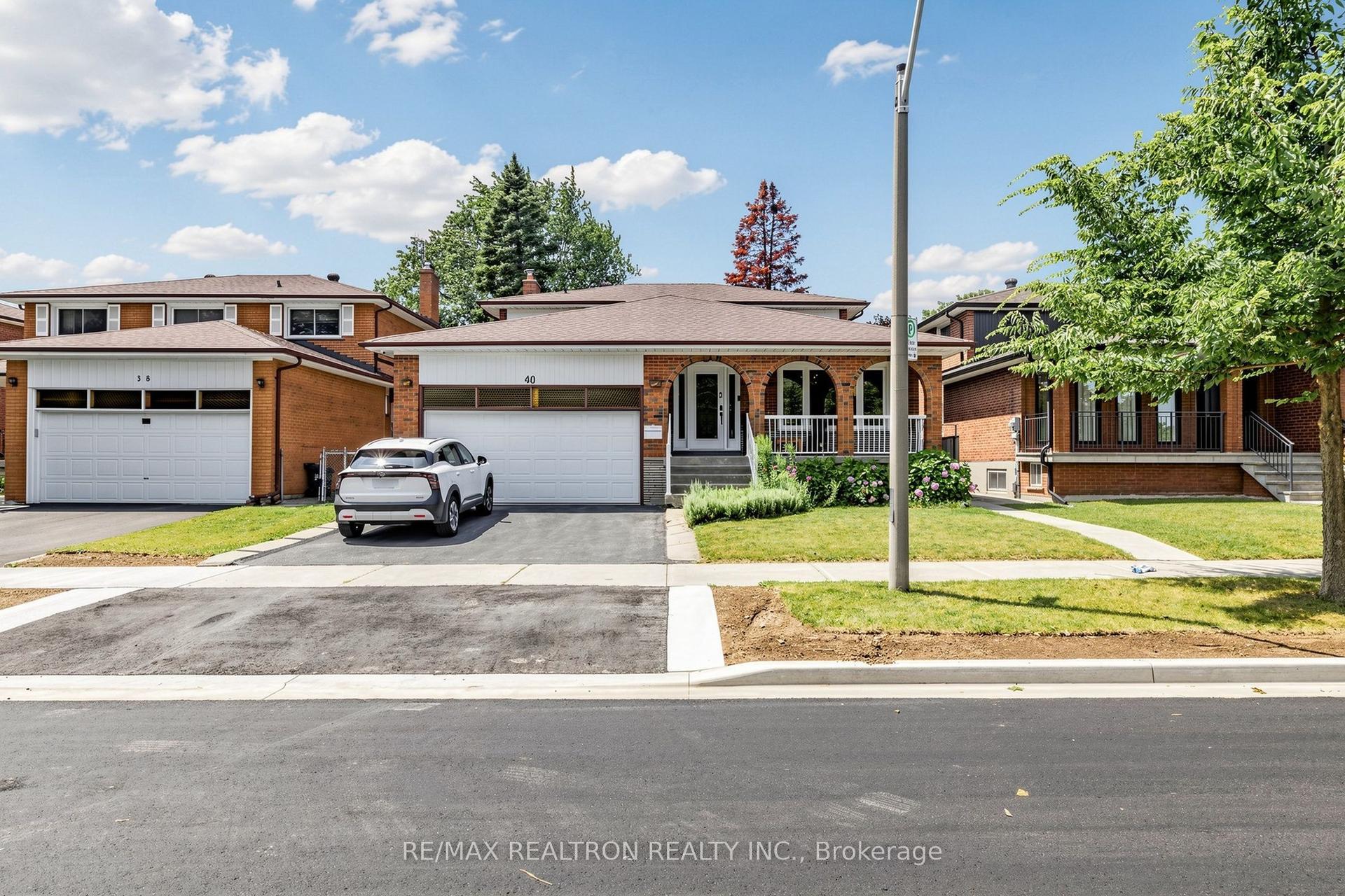 40 Sesame Street, Toronto — Detached for sale, photo 1