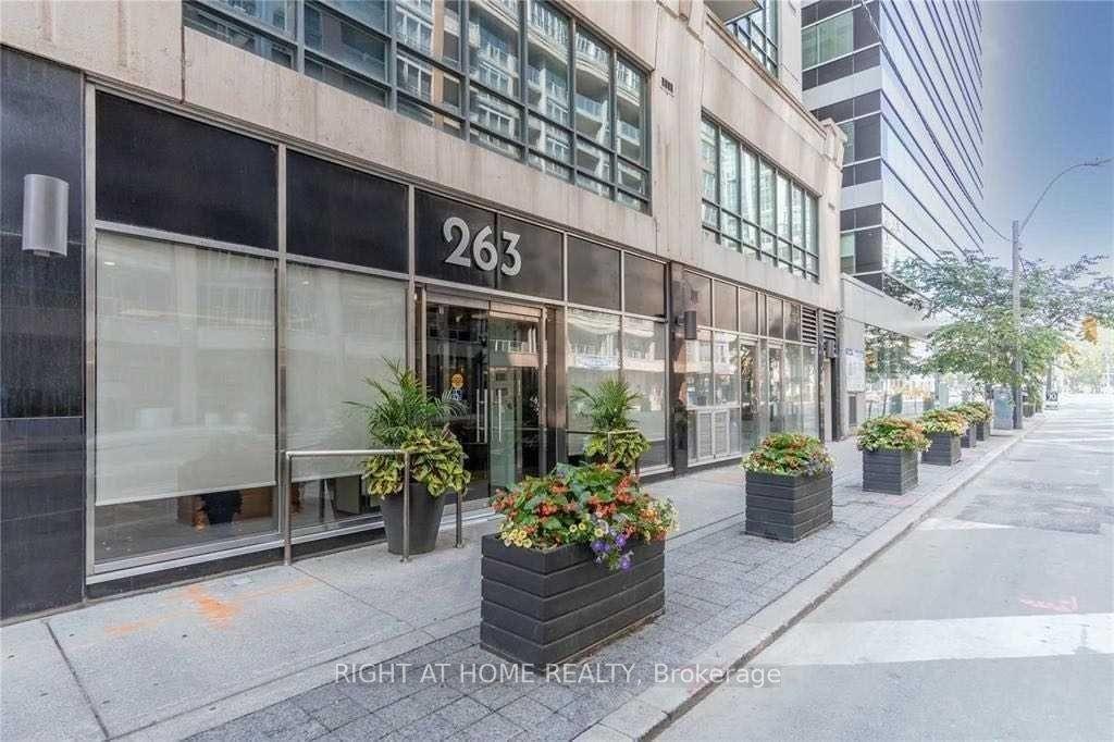 263 Wellington Street W 705 #705, Toronto — Condo for lease, photo 1