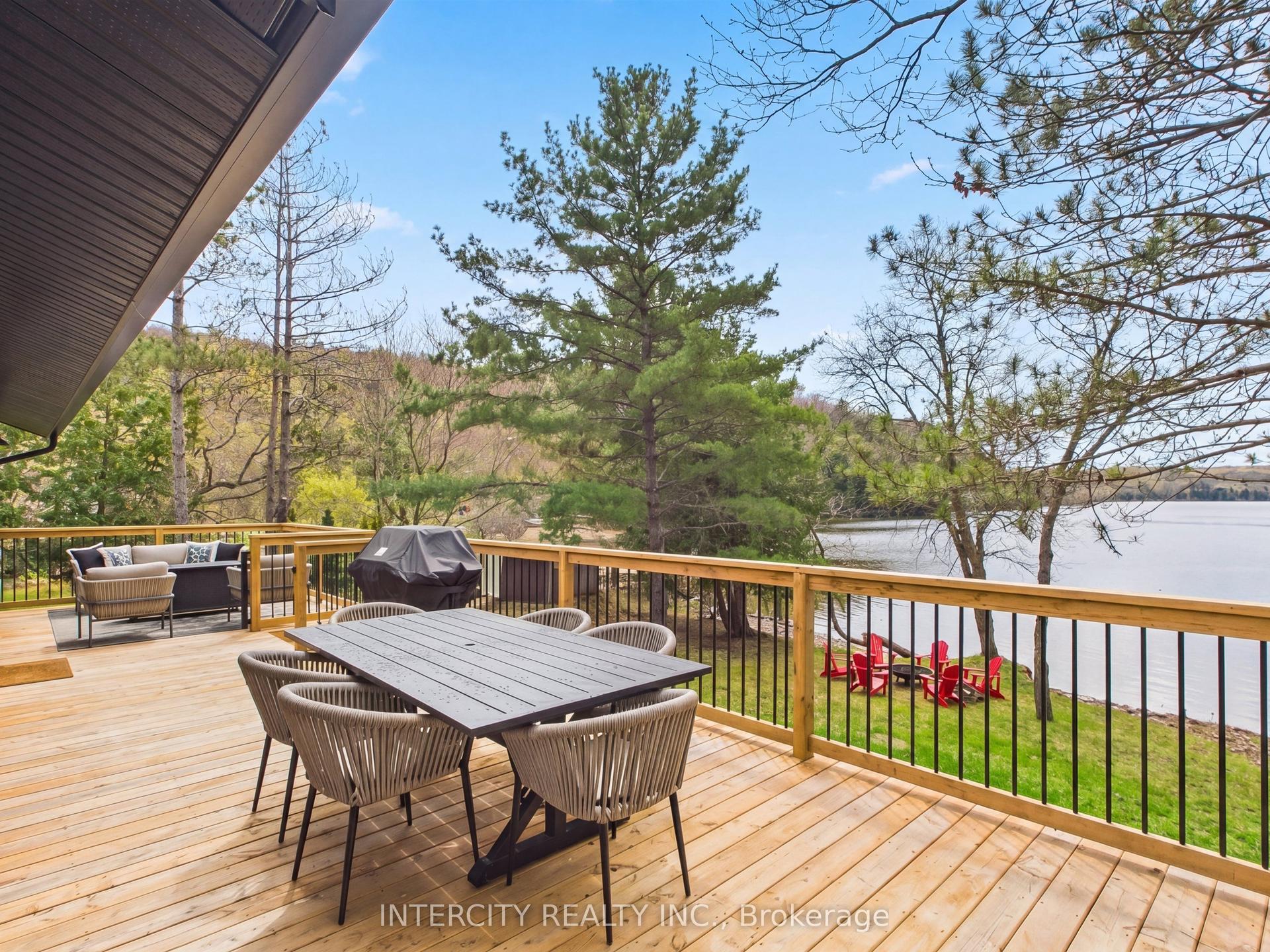 1052 Cove Road 3 #3, Muskoka Lakes — Detached for sale, photo 1
