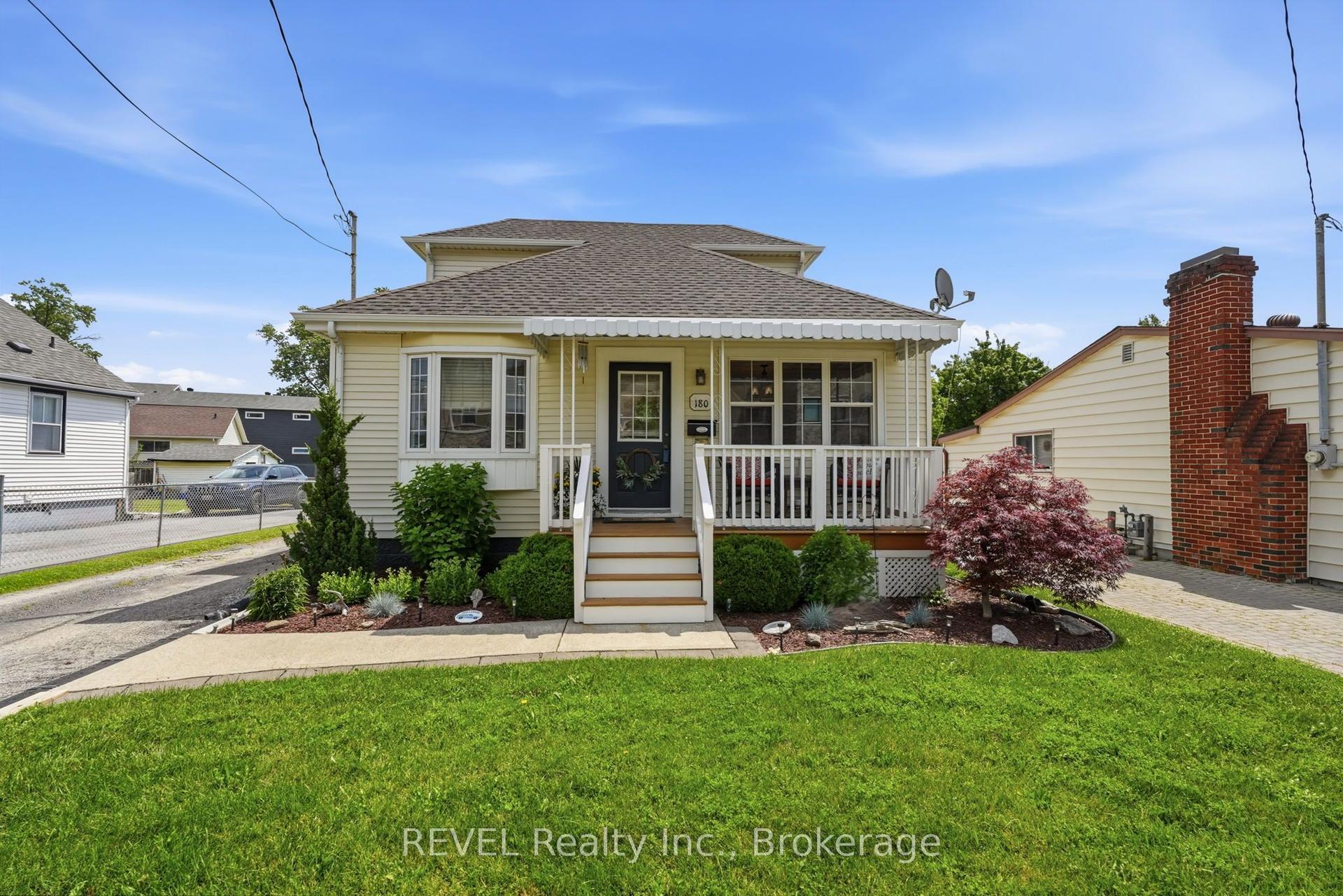 180 Louth Street, St. Catharines — Detached for sale, photo 1