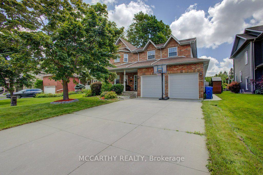 423 Old Village Lane, Shelburne — Detached for sale, photo 1