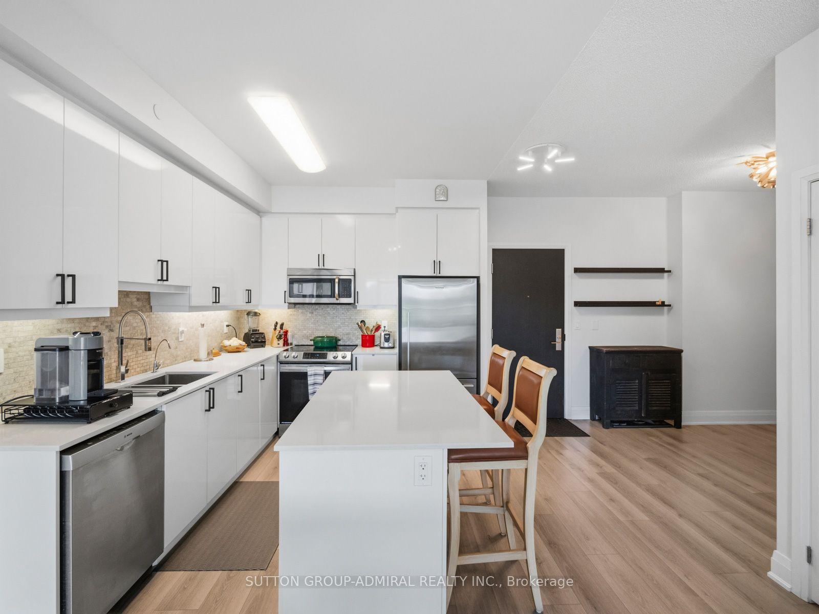 35 Fontenay Court 606 #606 — photo 1