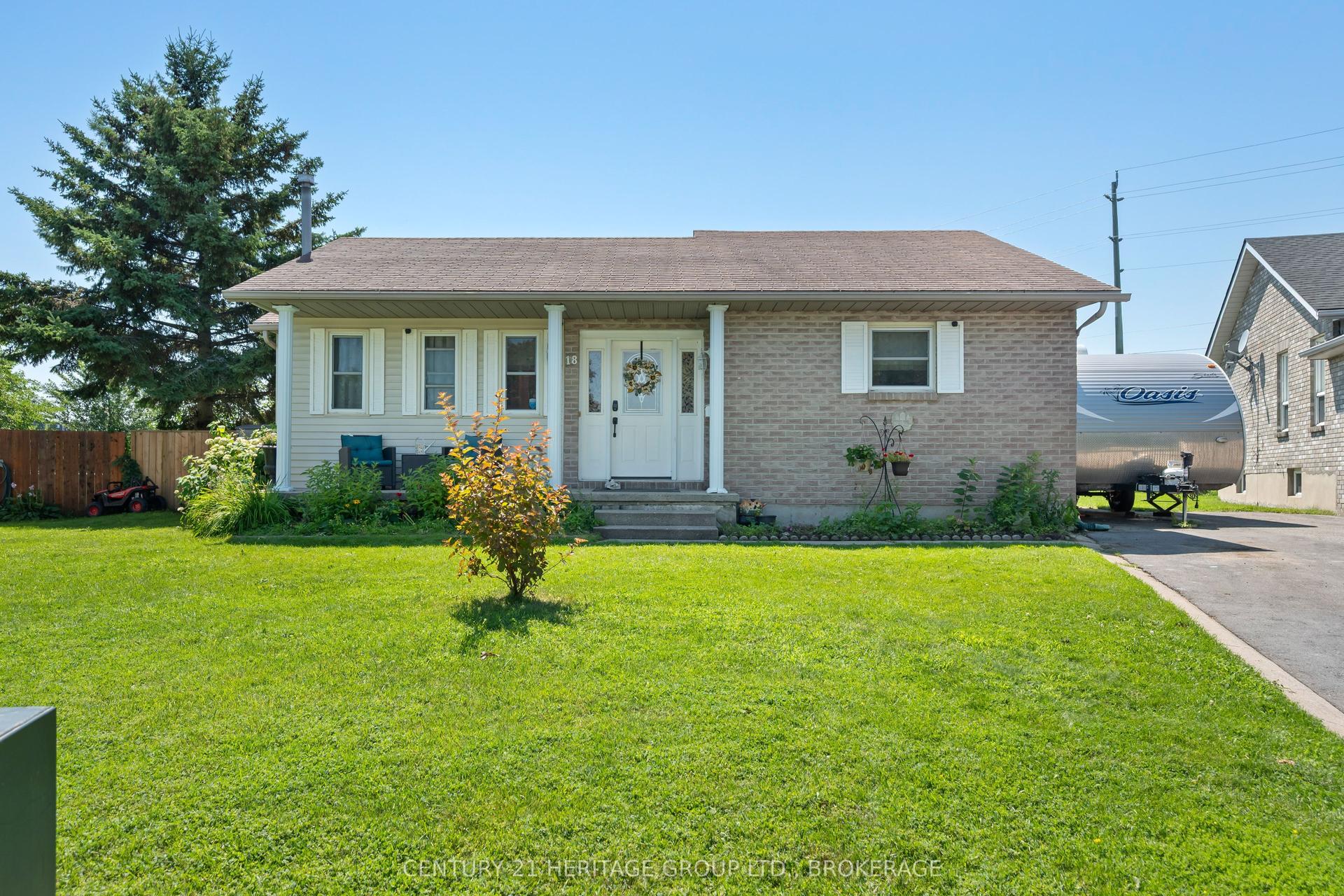 18 Keates Place, Kingston — Detached for sale, photo 1