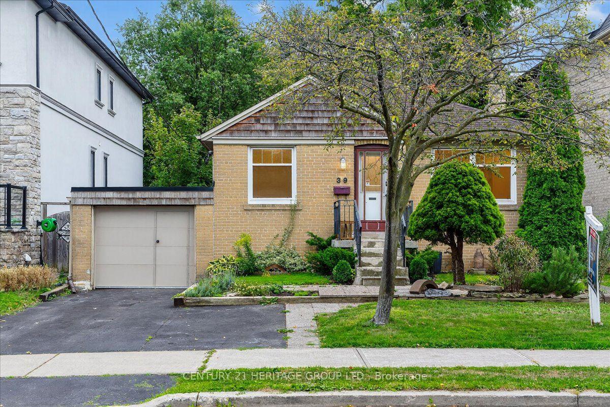 39 Reiner Road Lower #Lower — photo 1