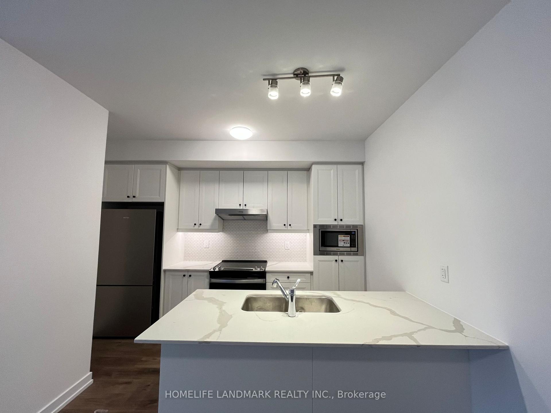5 Bancroft Lane N 318 #318 — photo 1