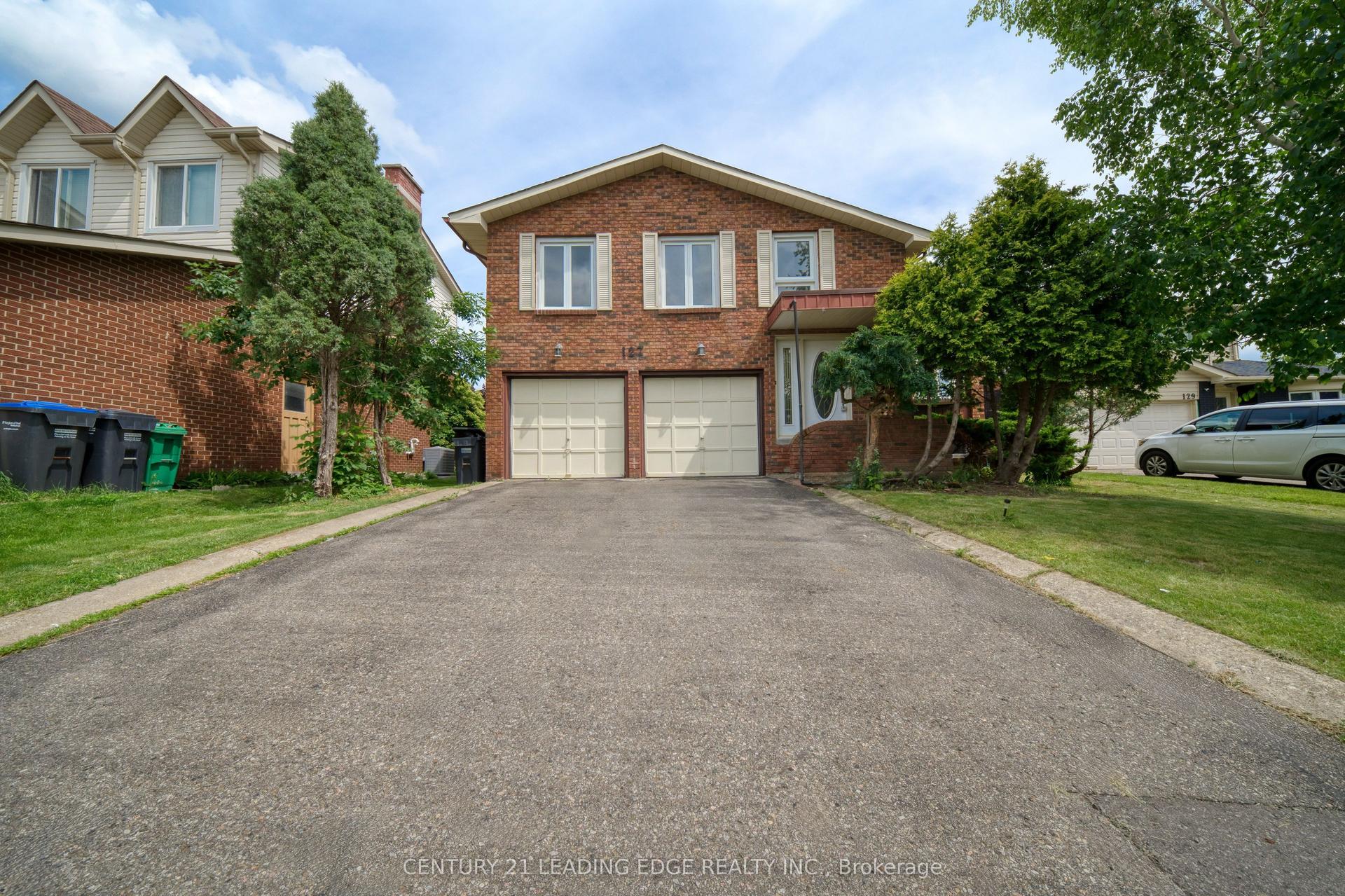 127 Elgin Drive — photo 1