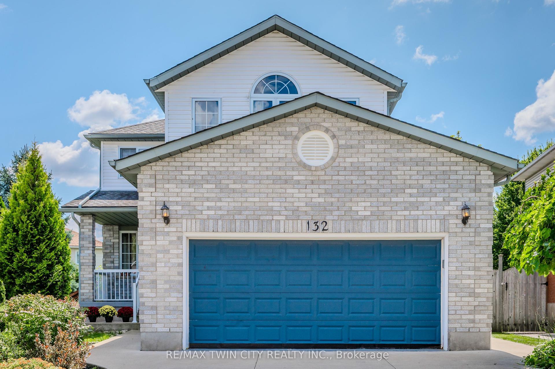 132 Daimler Drive — photo 1