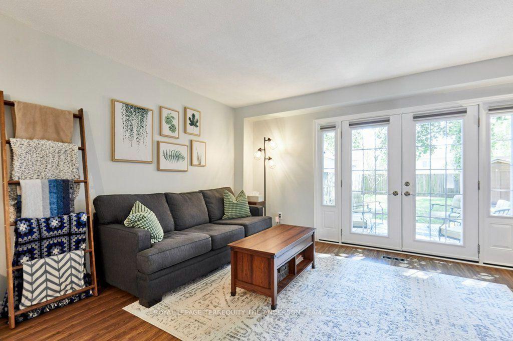 831 Gentry Crescent, Oshawa — Semi-Detached for sale, photo 1