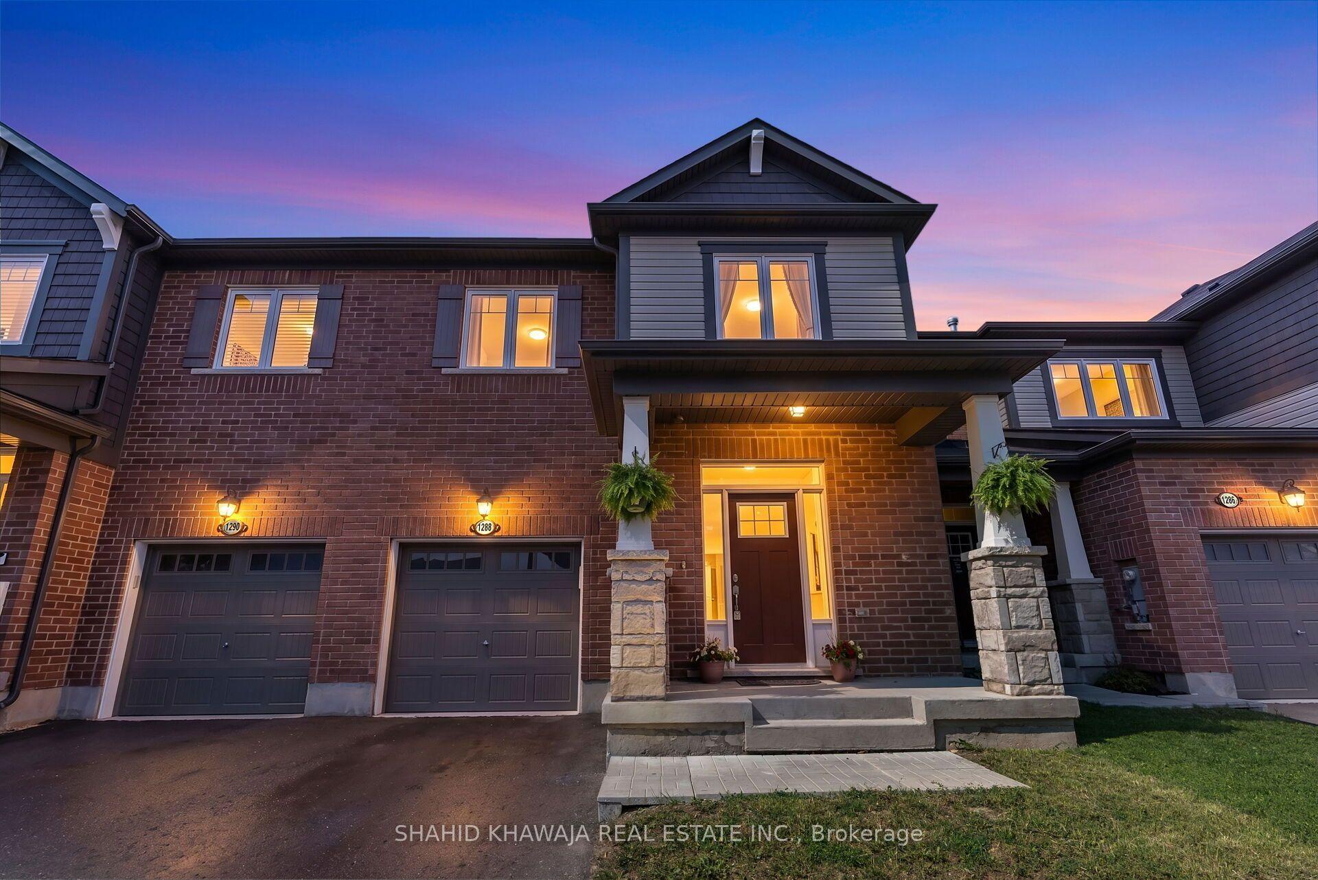 1288 Sycamore Gardens, Milton — Townhouse for sale, photo 1