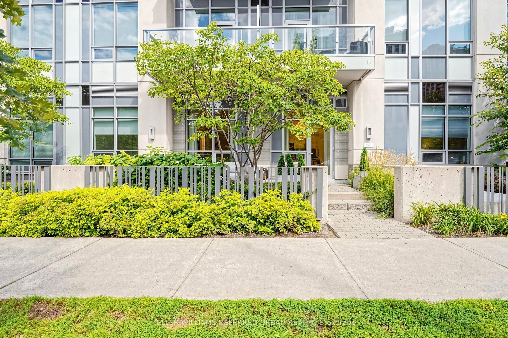 120 Harrison Garden Boulevard 130 #130, Toronto — Condo Town for sale, photo 1