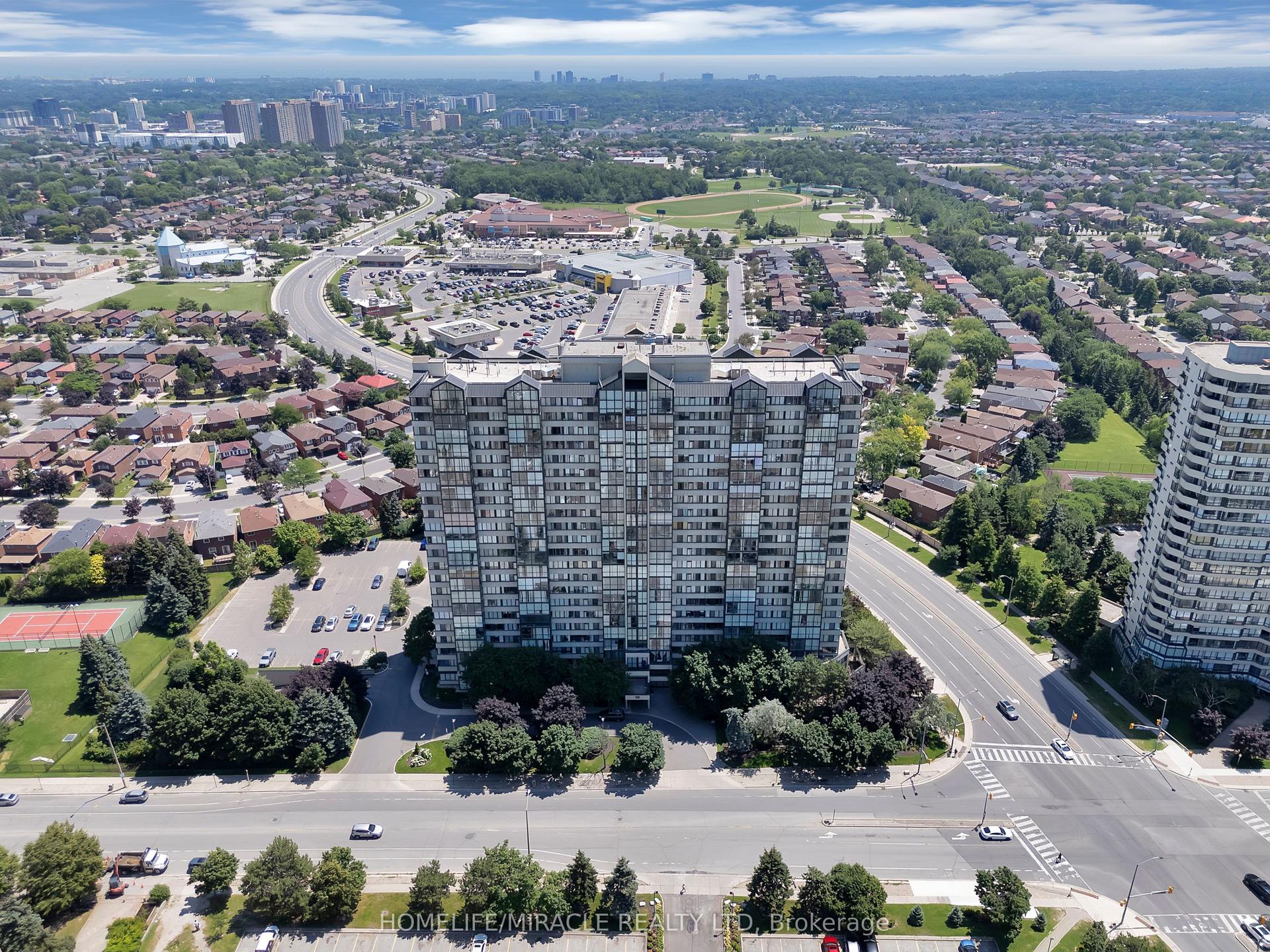 350 Webb Drive 112 #112, Mississauga — Condo for sale, photo 1