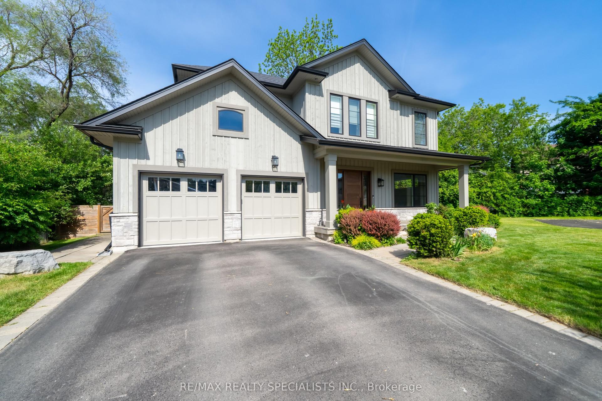 18 Florence Drive, Oakville — Detached for sale, photo 1
