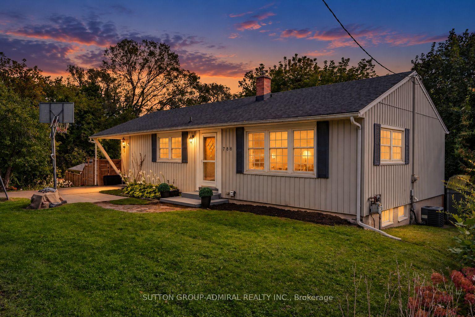 788 Allan Avenue, Newmarket — Detached for sale, photo 1