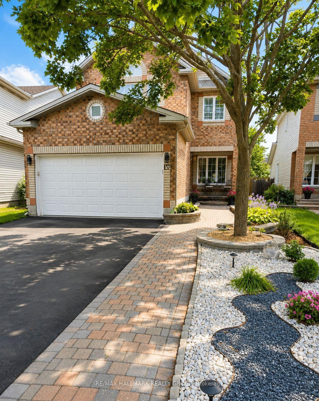 1374 Chicory Place, Cyrville - Carson Grove - Pineview — Detached for lease, photo 1