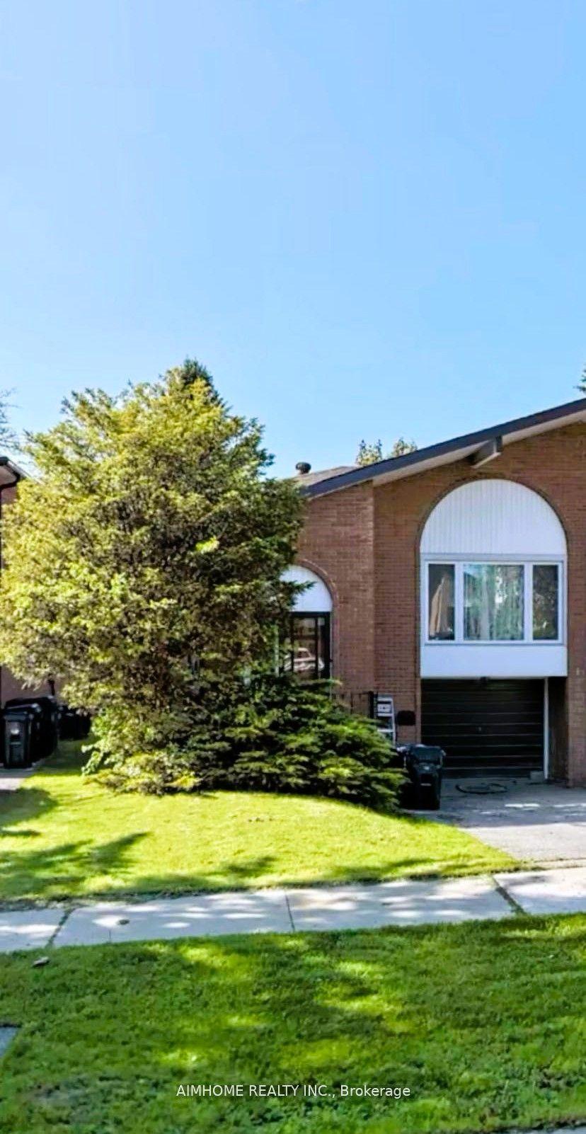 18 Lynch Road, Toronto — Semi-Detached for lease, photo 1