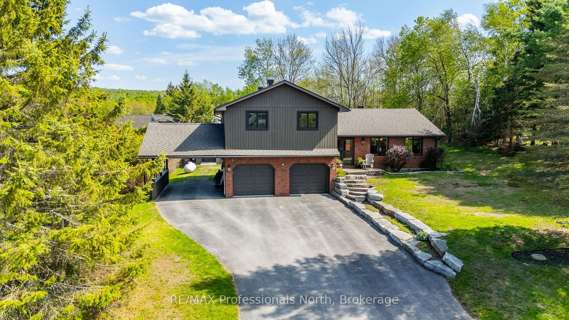 68 Halbiem Crescent — photo 1