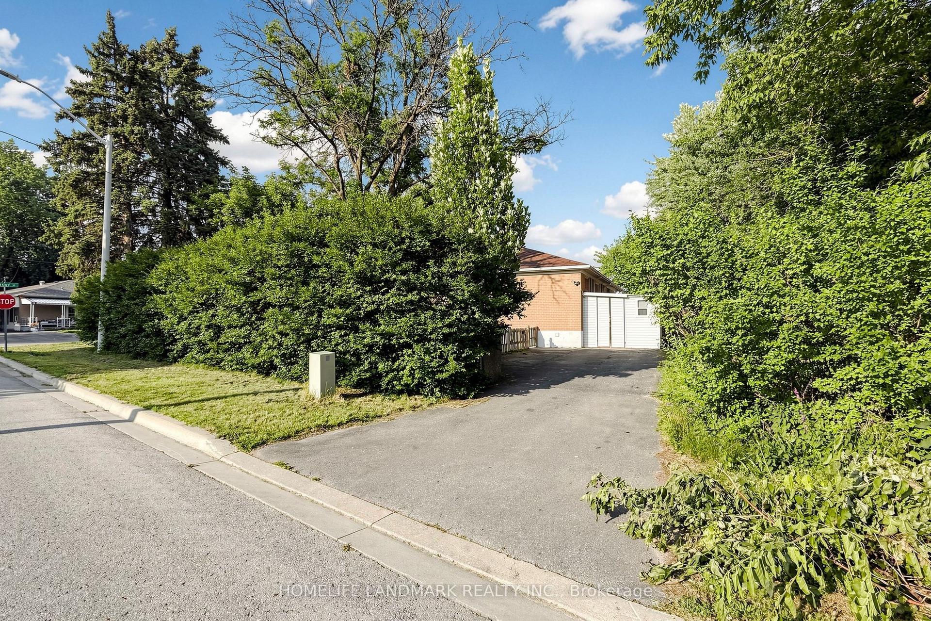 212 Beechy Drive, Richmond Hill — Semi-Detached for sale, photo 1