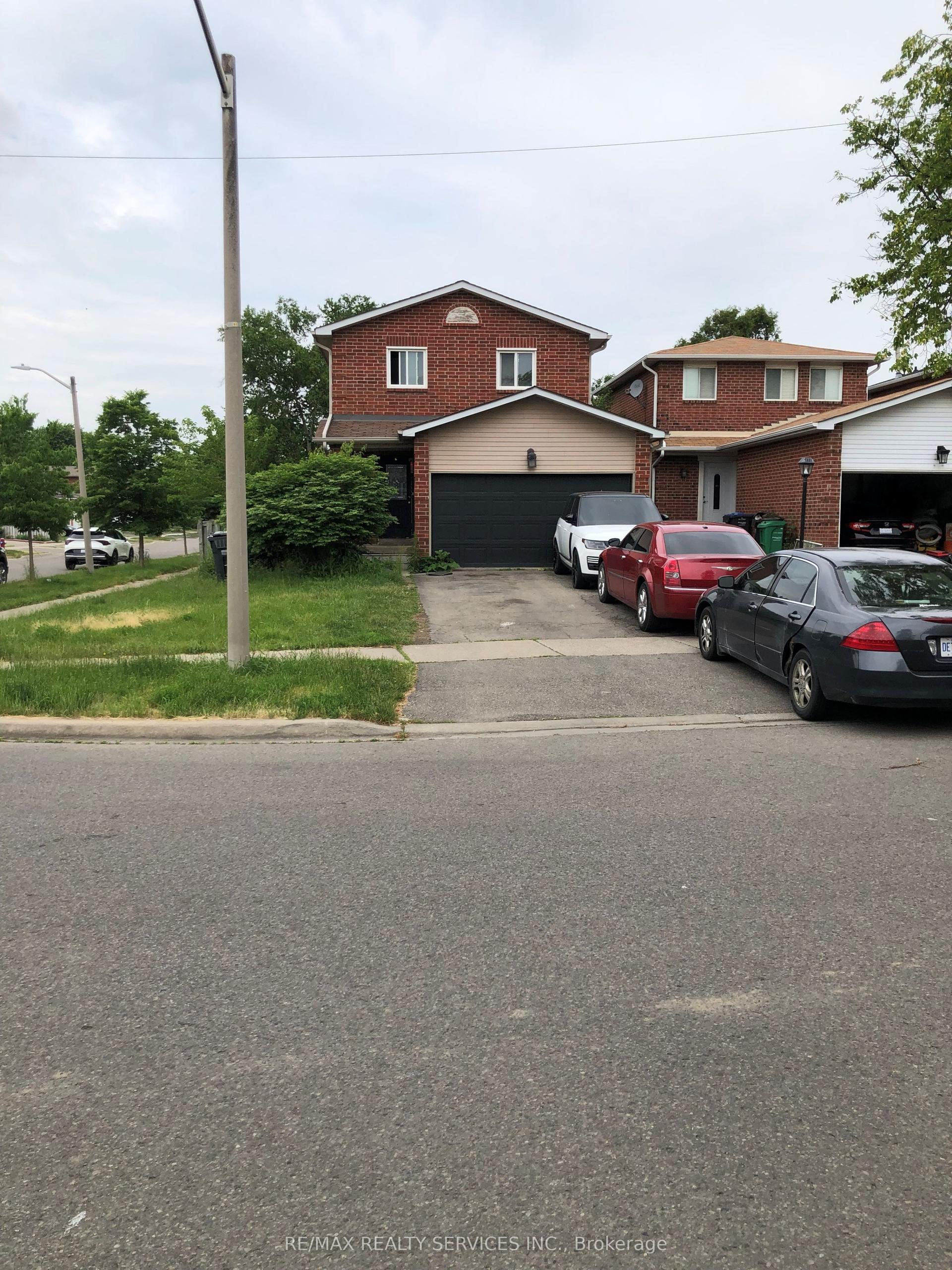 61 Ecclestone Drive N — photo 1