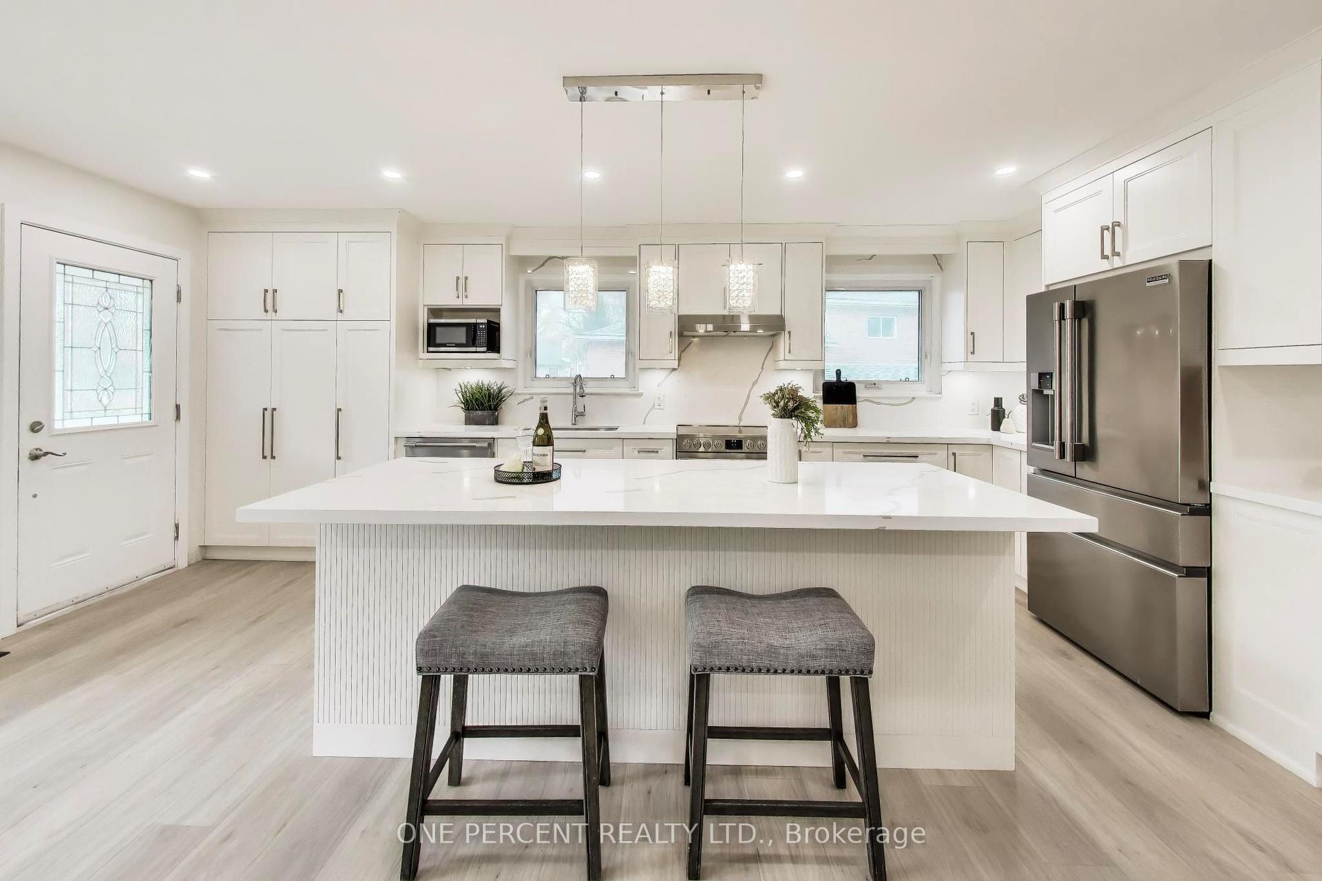 1270 Pallatine Drive, Oakville — Semi-Detached for lease, photo 1