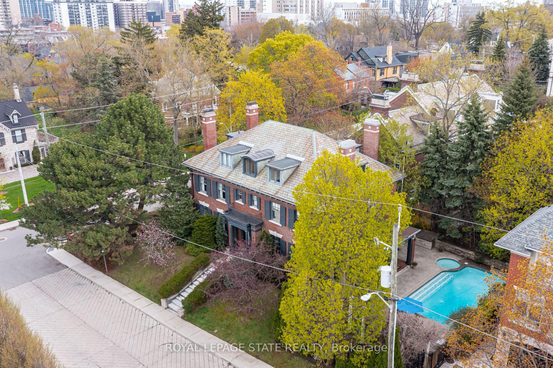 5 Undercliffe Avenue — photo 1