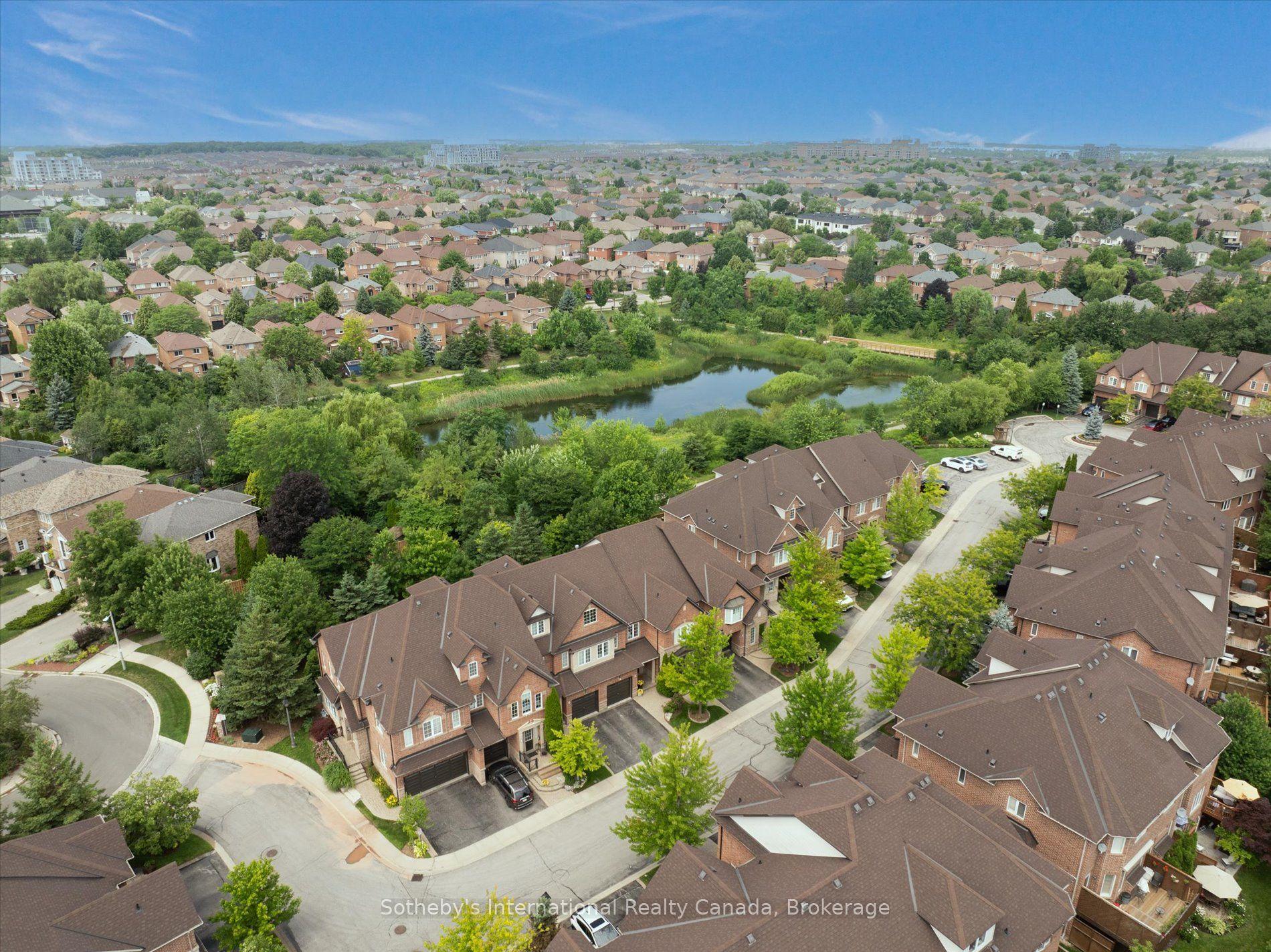 300 Ravineview Way 41 #41, Oakville — Condo Town for sale, photo 1