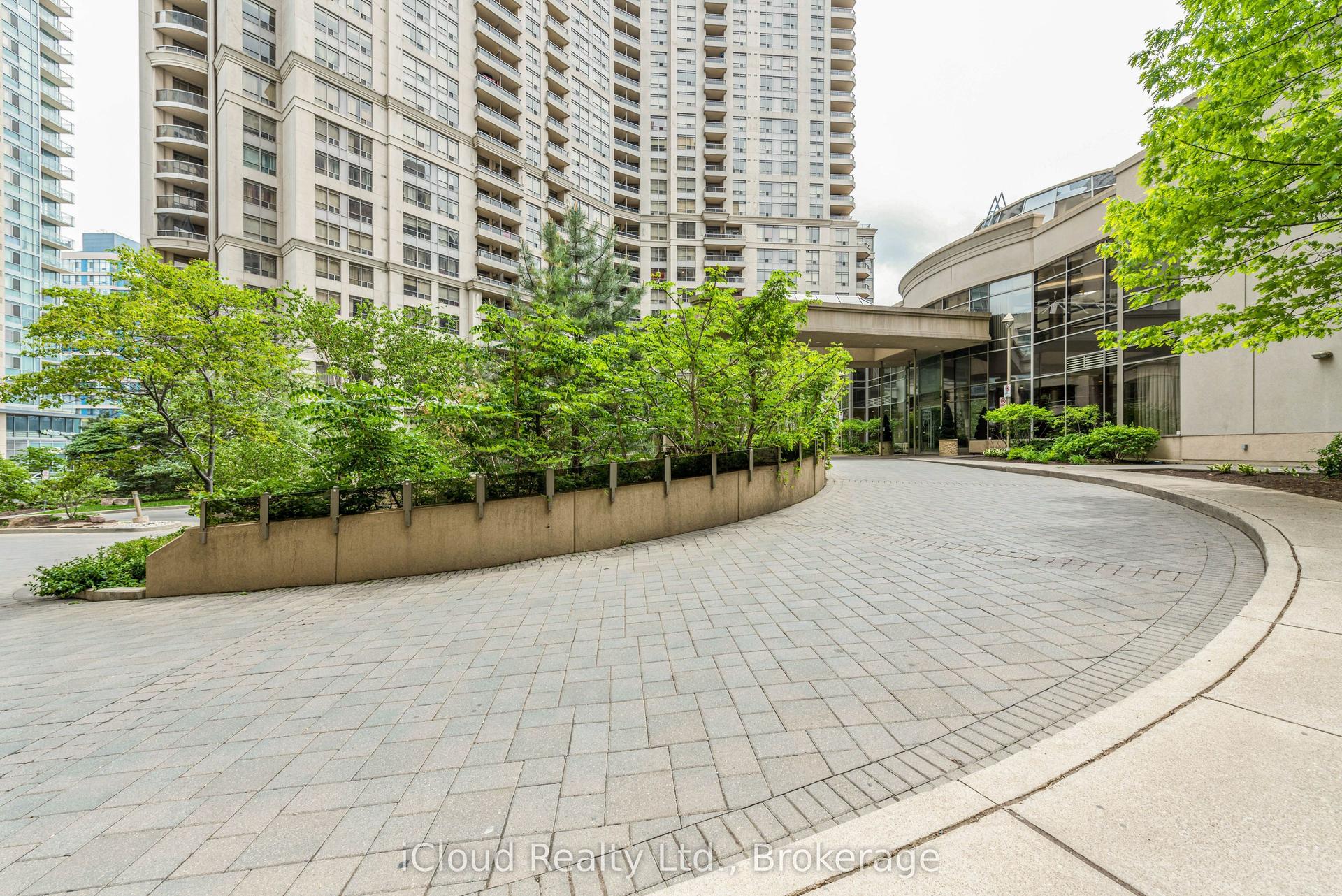 3888 Duke Of York Boulevard 2521 #2521, Mississauga — Condo for sale, photo 1