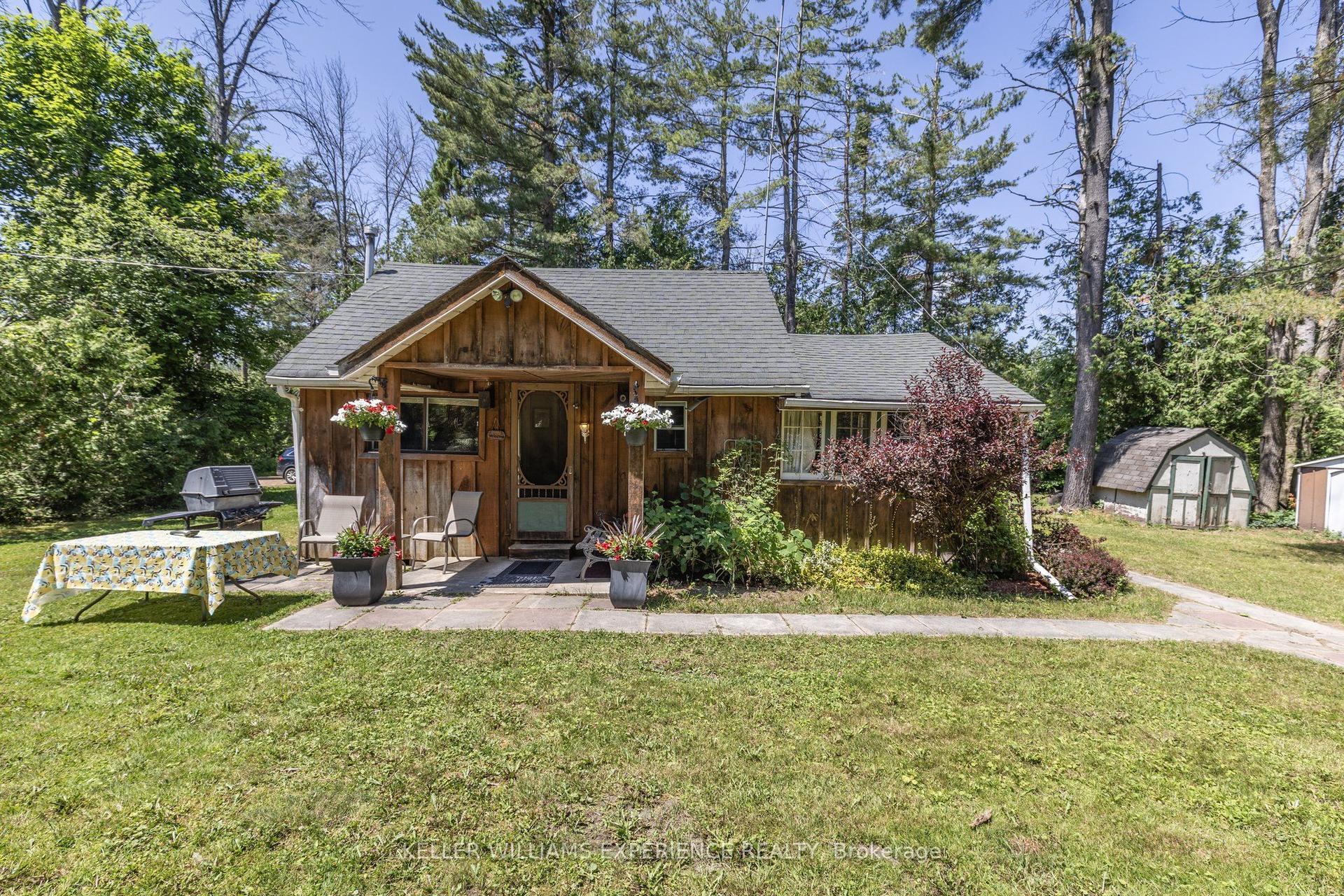 10 Simcoe Road, Oro-Medonte — Detached for sale, photo 1