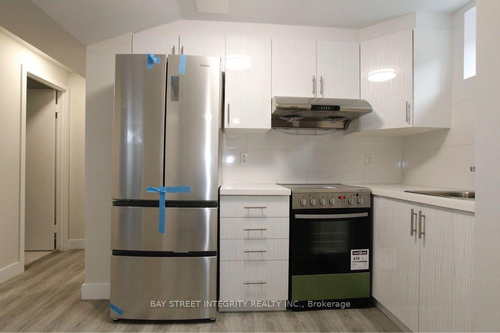 87 Tulane Crescent, Toronto — Semi-Detached for lease, photo 1
