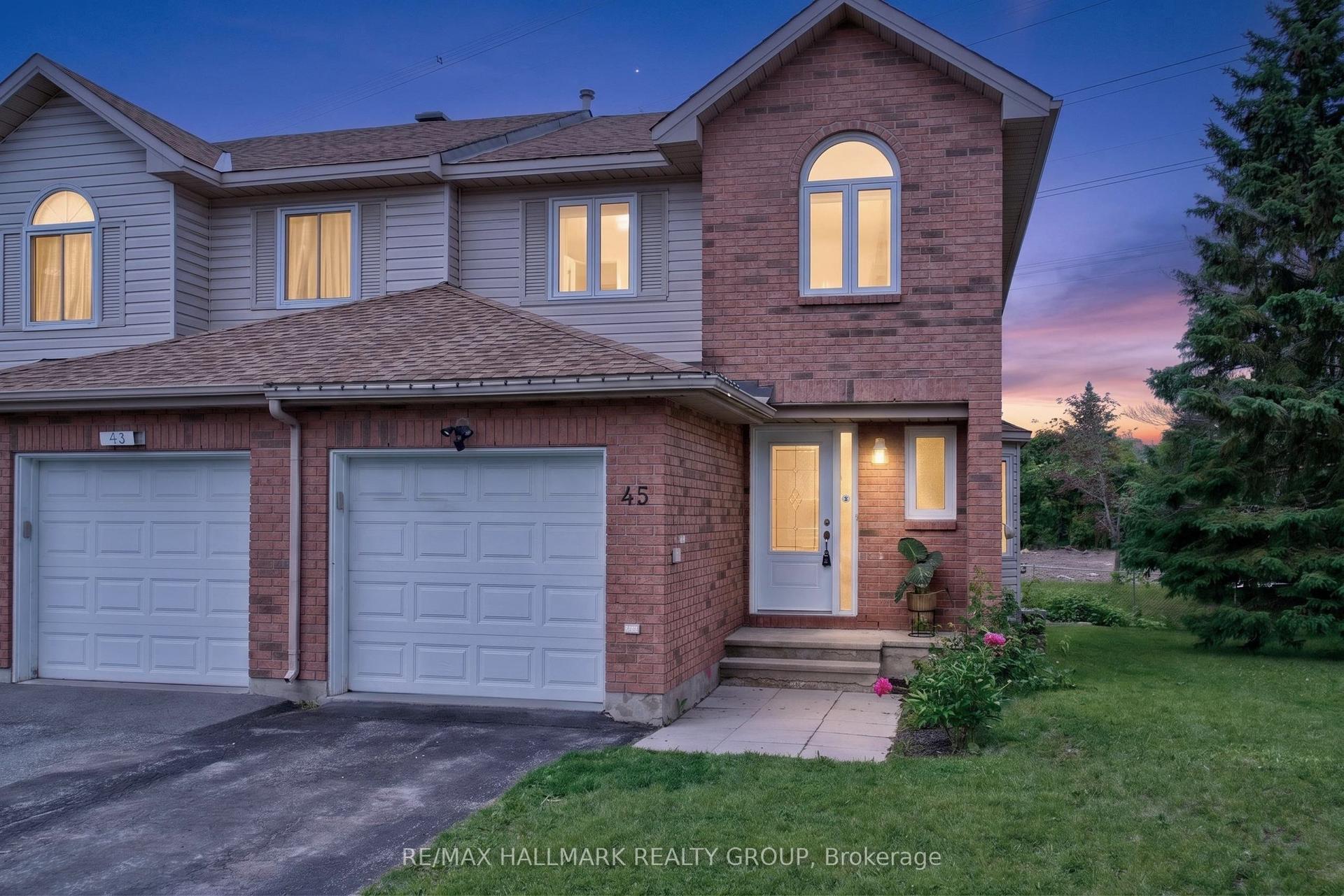 45 Birchbank Crescent, Kanata — Townhouse for sale, photo 1