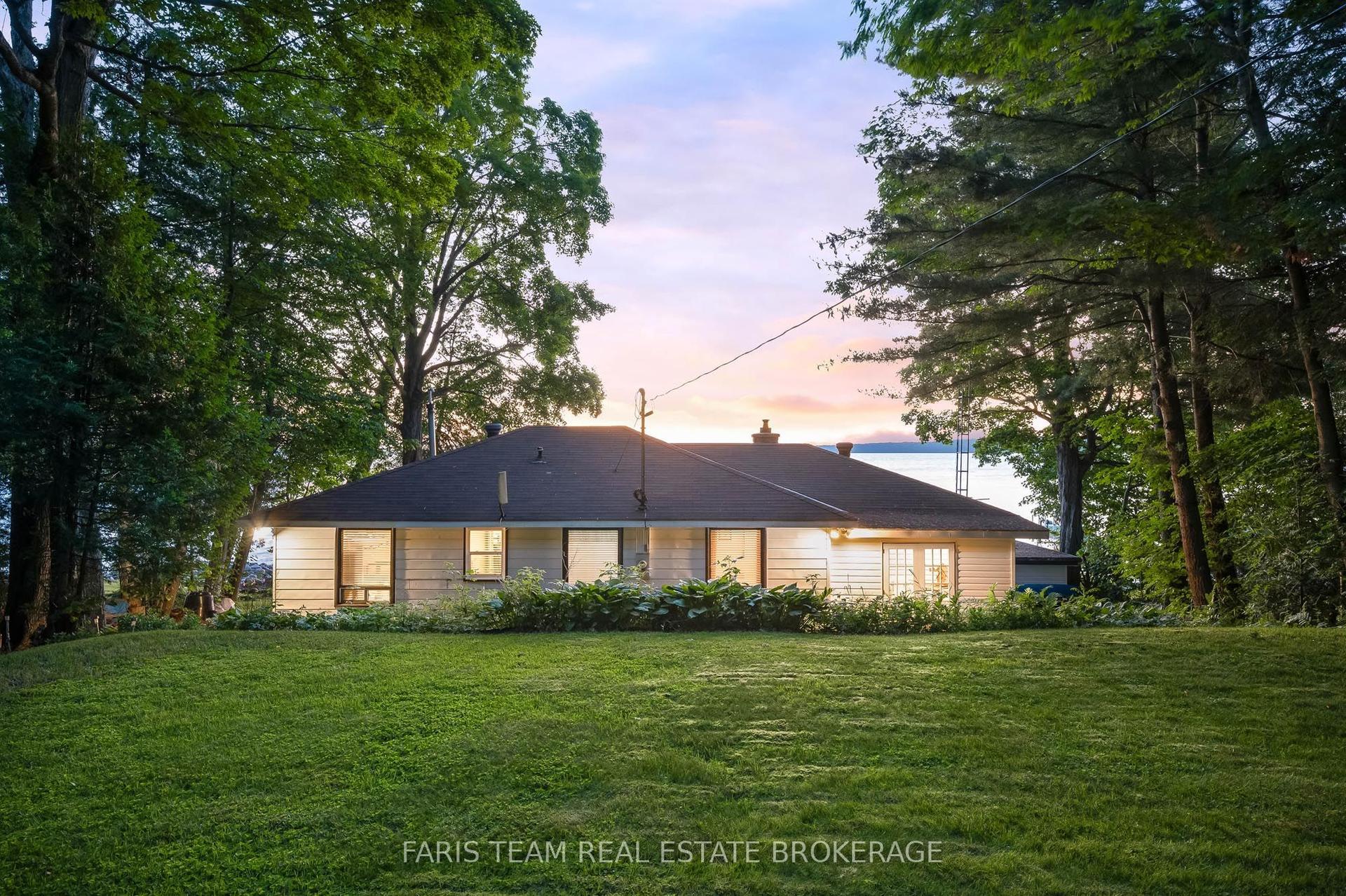 1697 Champlain Road, Tiny — Detached for sale, photo 1