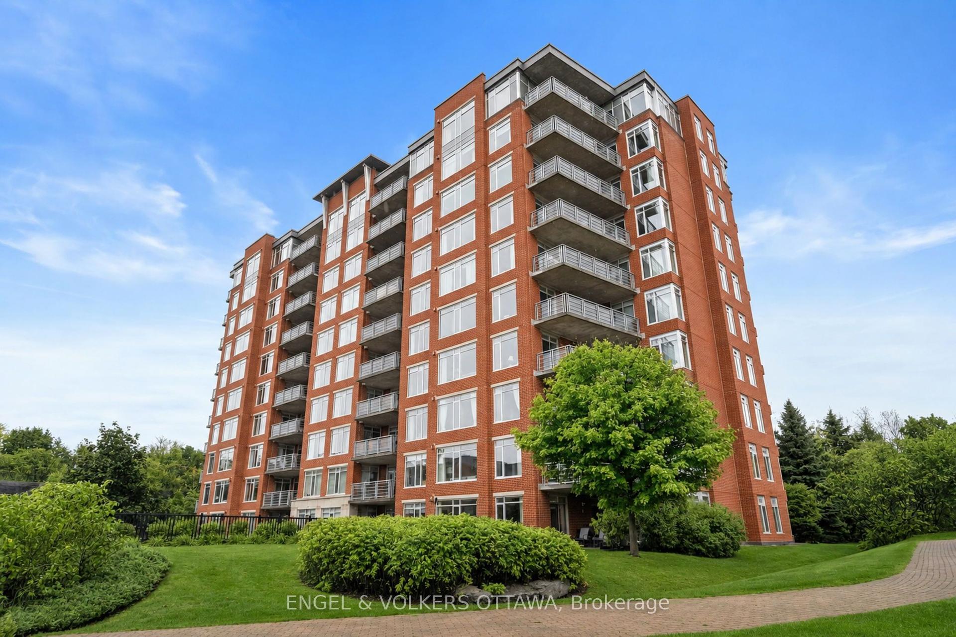 136 Darlington Private 1008 #1008 — photo 1