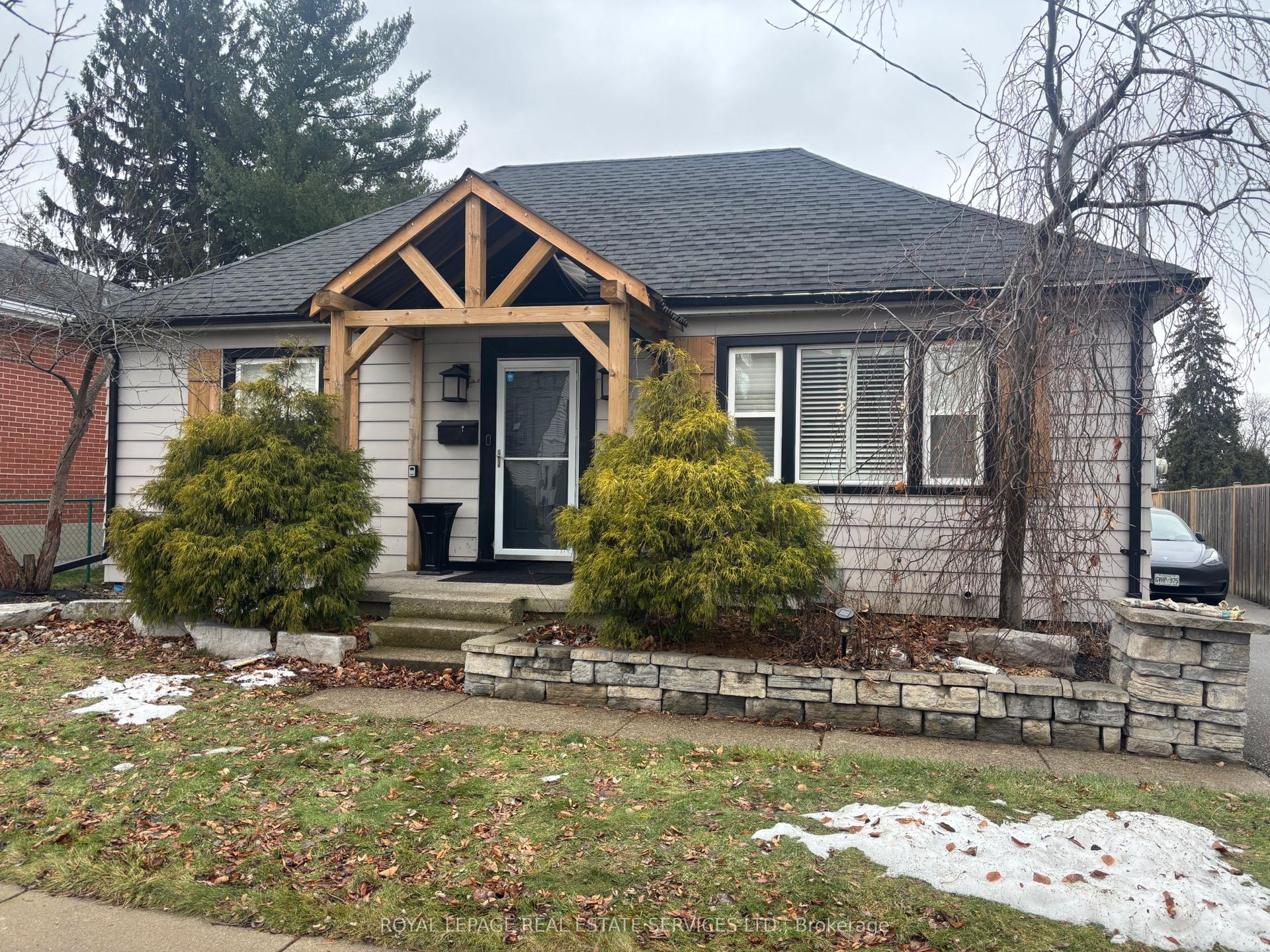 6 Sussex Avenue — photo 1